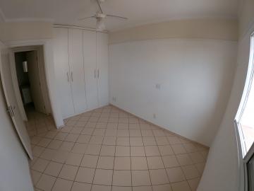 Alugar Apartamento / Padr&atilde;o em S&atilde;o Jos&eacute; do Rio Preto R$ 900,00 - Foto 10