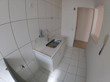 Alugar Apartamento / Padr&atilde;o em S&atilde;o Jos&eacute; do Rio Preto R$ 700,00 - Foto 9