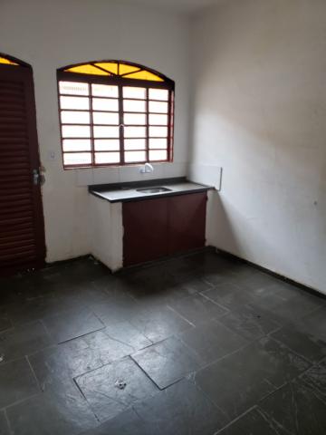 Alugar Casa / Padr&atilde;o em S&atilde;o Jos&eacute; do Rio Preto R$ 950,00 - Foto 3