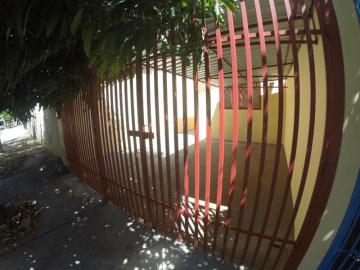 Alugar Casa / Padr&atilde;o em S&atilde;o Jos&eacute; do Rio Preto. apenas R$ 780,00