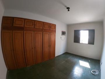 Alugar Apartamento / Padr&atilde;o em S&atilde;o Jos&eacute; do Rio Preto R$ 950,00 - Foto 13