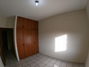 Alugar Casa / Padr&atilde;o em S&atilde;o Jos&eacute; do Rio Preto R$ 1.300,00 - Foto 12
