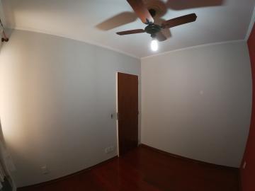 Alugar Apartamento / Padr&atilde;o em S&atilde;o Jos&eacute; do Rio Preto R$ 900,00 - Foto 9