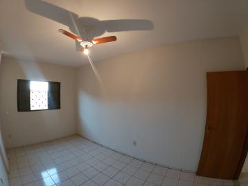 Alugar Apartamento / Padr&atilde;o em S&atilde;o Jos&eacute; do Rio Preto R$ 750,00 - Foto 5
