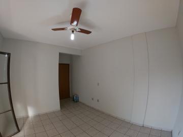 Alugar Apartamento / Padr&atilde;o em S&atilde;o Jos&eacute; do Rio Preto R$ 750,00 - Foto 16