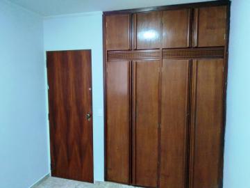 Alugar Apartamento / Padr&atilde;o em S&atilde;o Jos&eacute; do Rio Preto R$ 900,00 - Foto 13