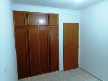 Alugar Apartamento / Padr&atilde;o em S&atilde;o Jos&eacute; do Rio Preto R$ 900,00 - Foto 15