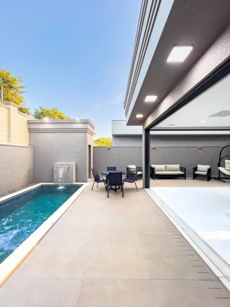 Casa / Condom&iacute;nio em S&atilde;o Jos&eacute; do Rio Preto 