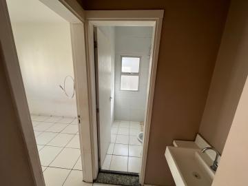 Alugar Apartamento / Padr&atilde;o em S&atilde;o Jos&eacute; do Rio Preto R$ 950,00 - Foto 4