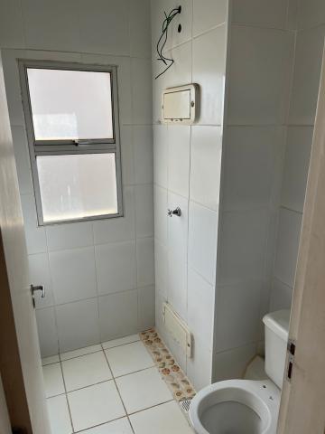 Alugar Apartamento / Padr&atilde;o em S&atilde;o Jos&eacute; do Rio Preto R$ 950,00 - Foto 5