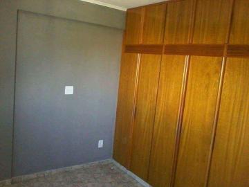 Alugar Apartamento / Padr&atilde;o em S&atilde;o Jos&eacute; do Rio Preto. apenas R$ 220.000,00