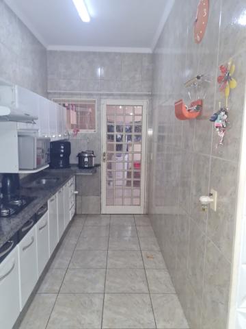 Alugar Casa / Padr&atilde;o em S&atilde;o Jos&eacute; do Rio Preto R$ 1.800,00 - Foto 16