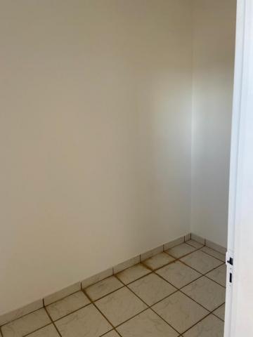 Alugar Apartamento / Padr&atilde;o em S&atilde;o Jos&eacute; do Rio Preto R$ 1.700,00 - Foto 17