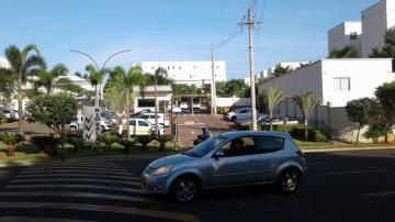 Alugar Apartamento / Padr&atilde;o em S&atilde;o Jos&eacute; do Rio Preto R$ 700,00 - Foto 4