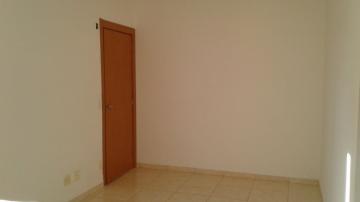 Alugar Apartamento / Padr&atilde;o em S&atilde;o Jos&eacute; do Rio Preto R$ 700,00 - Foto 16
