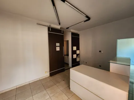 Alugar Comercial / Casa Comercial em S&atilde;o Jos&eacute; do Rio Preto. apenas R$ 7.000,00