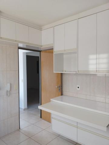 Comprar Apartamento / Padr&atilde;o em S&atilde;o Jos&eacute; do Rio Preto R$ 160.000,00 - Foto 2