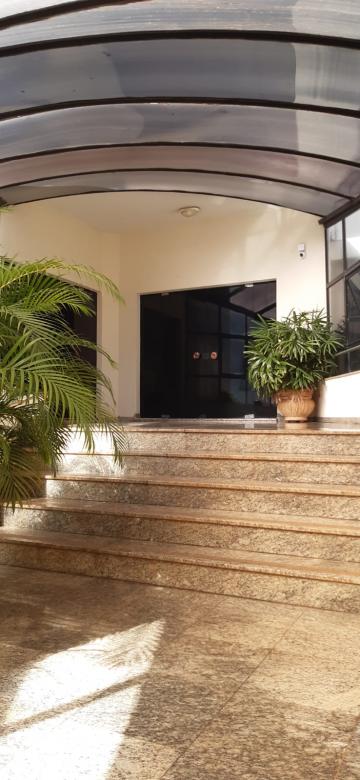 Alugar Apartamento / Padr&atilde;o em S&atilde;o Jos&eacute; do Rio Preto. apenas R$ 600.000,00