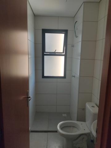 Alugar Apartamento / Padr&atilde;o em S&atilde;o Jos&eacute; do Rio Preto R$ 1.000,00 - Foto 16
