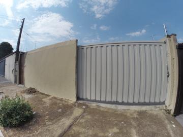 Alugar Casa / Padr&atilde;o em S&atilde;o Jos&eacute; do Rio Preto. apenas R$ 900,00
