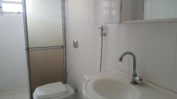 Alugar Apartamento / Padr&atilde;o em S&atilde;o Jos&eacute; do Rio Preto R$ 650,00 - Foto 4