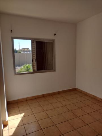 Alugar Apartamento / Padr&atilde;o em S&atilde;o Jos&eacute; do Rio Preto R$ 770,00 - Foto 9