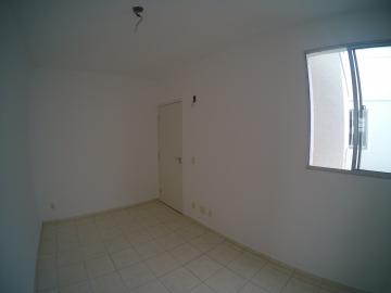 Alugar Apartamento / Padr&atilde;o em S&atilde;o Jos&eacute; do Rio Preto R$ 700,00 - Foto 3
