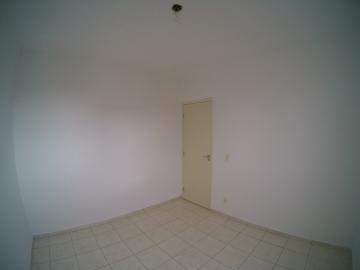 Alugar Apartamento / Padr&atilde;o em S&atilde;o Jos&eacute; do Rio Preto R$ 700,00 - Foto 11