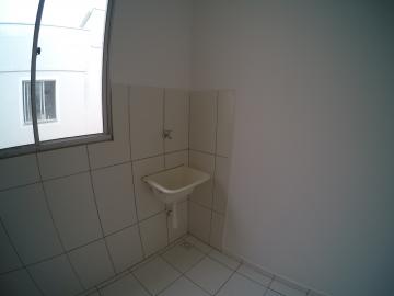 Alugar Apartamento / Padr&atilde;o em S&atilde;o Jos&eacute; do Rio Preto R$ 700,00 - Foto 14