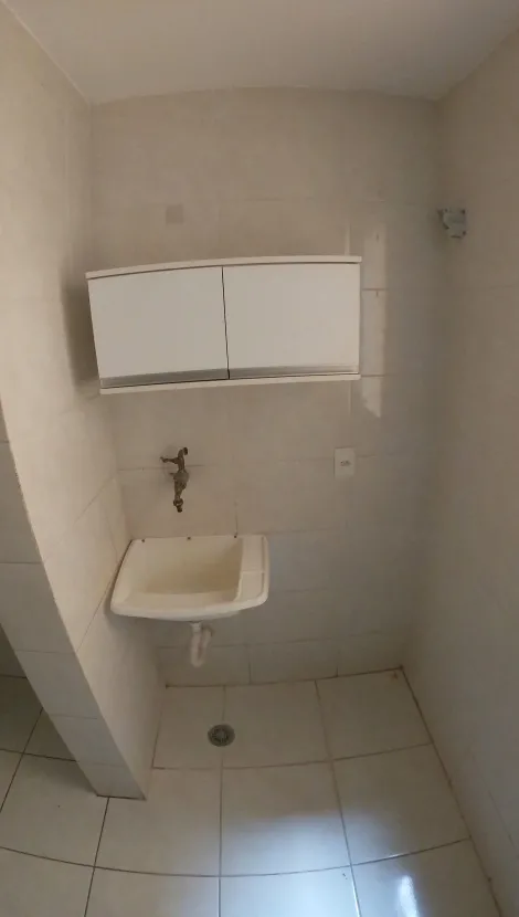 Alugar Apartamento / Padr&atilde;o em S&atilde;o Jos&eacute; do Rio Preto R$ 800,00 - Foto 5