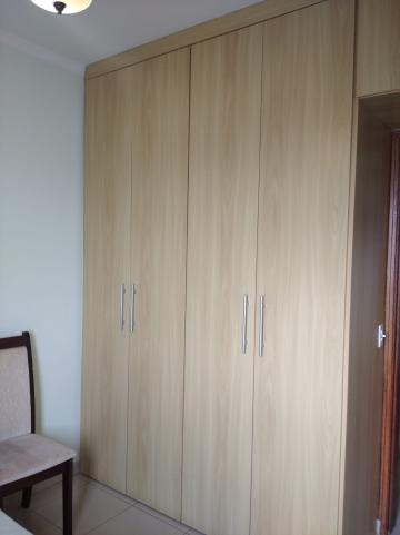 Alugar Apartamento / Padr&atilde;o em S&atilde;o Jos&eacute; do Rio Preto R$ 1.000,00 - Foto 6