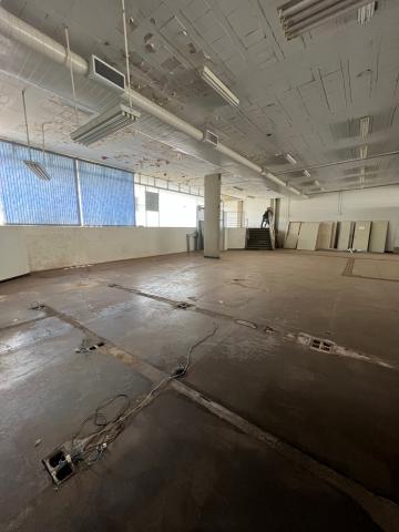 Alugar Comercial / Sal&atilde;o em Monte Apraz&iacute;vel R$ 14.000,00 - Foto 5