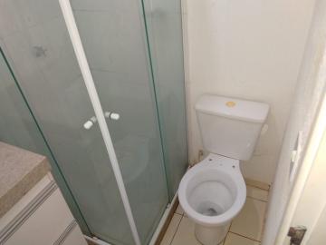 Alugar Casa / Condom&iacute;nio em S&atilde;o Jos&eacute; do Rio Preto R$ 1.800,00 - Foto 18