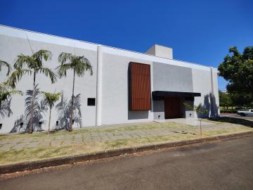 Alugar Casa / Condom&iacute;nio em S&atilde;o Jos&eacute; do Rio Preto. apenas R$ 15.000,00