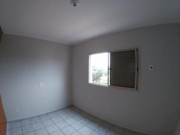 Alugar Apartamento / Padr&atilde;o em S&atilde;o Jos&eacute; do Rio Preto R$ 800,00 - Foto 14