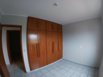 Alugar Apartamento / Padr&atilde;o em S&atilde;o Jos&eacute; do Rio Preto R$ 800,00 - Foto 15