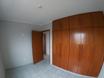 Alugar Apartamento / Padr&atilde;o em S&atilde;o Jos&eacute; do Rio Preto R$ 800,00 - Foto 16