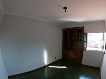Alugar Apartamento / Padr&atilde;o em S&atilde;o Jos&eacute; do Rio Preto R$ 900,00 - Foto 12