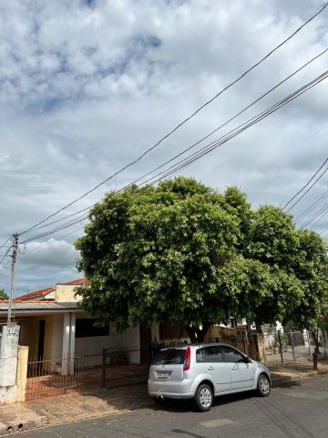 Alugar Casa / Padr&atilde;o em S&atilde;o Jos&eacute; do Rio Preto R$ 1.300,00 - Foto 2