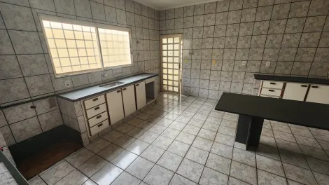 Alugar Casa / Padr&atilde;o em S&atilde;o Jos&eacute; do Rio Preto R$ 2.700,00 - Foto 3