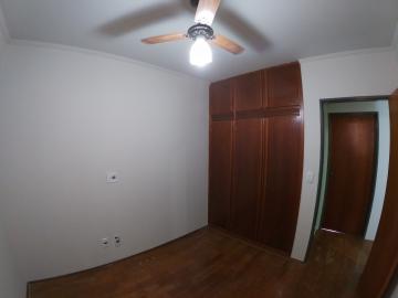 Alugar Apartamento / Padr&atilde;o em S&atilde;o Jos&eacute; do Rio Preto R$ 900,00 - Foto 9