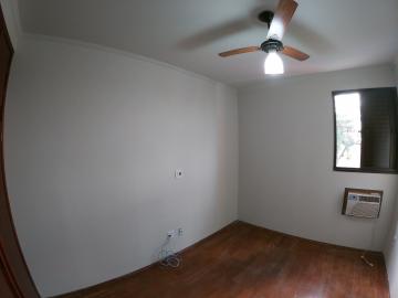 Alugar Apartamento / Padr&atilde;o em S&atilde;o Jos&eacute; do Rio Preto R$ 900,00 - Foto 12