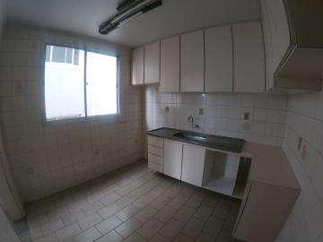 Alugar Apartamento / Padr&atilde;o em S&atilde;o Jos&eacute; do Rio Preto R$ 850,00 - Foto 4