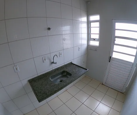 Alugar Casa / Padr&atilde;o em S&atilde;o Jos&eacute; do Rio Preto R$ 800,00 - Foto 4