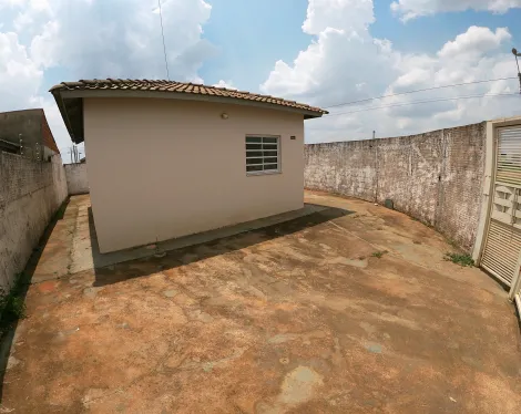 Alugar Casa / Padr&atilde;o em S&atilde;o Jos&eacute; do Rio Preto. apenas R$ 800,00