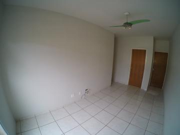 Alugar Apartamento / Padr&atilde;o em S&atilde;o Jos&eacute; do Rio Preto R$ 800,00 - Foto 4