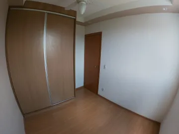 Alugar Apartamento / Padr&atilde;o em S&atilde;o Jos&eacute; do Rio Preto R$ 900,00 - Foto 14