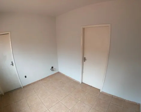 Alugar Casa / Padr&atilde;o em S&atilde;o Jos&eacute; do Rio Preto R$ 1.600,00 - Foto 2