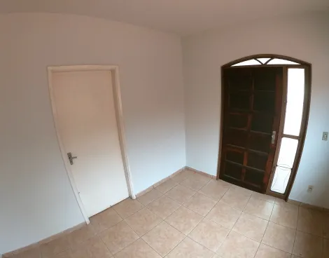 Alugar Casa / Padr&atilde;o em S&atilde;o Jos&eacute; do Rio Preto R$ 1.600,00 - Foto 3