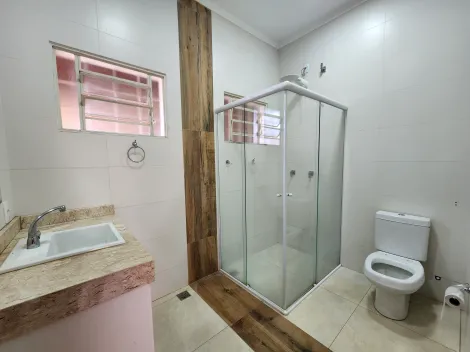 Alugar Casa / Padr&atilde;o em S&atilde;o Jos&eacute; do Rio Preto R$ 1.600,00 - Foto 9